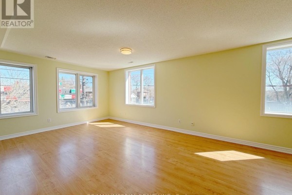 Dining room - 621a The Queensway, Toronto, ON M8Y1K4 Photo 2
