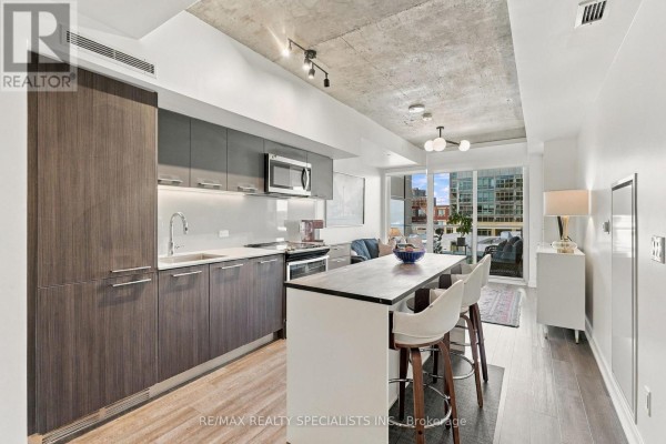 Kitchen - 622 - 30 Baseball Place, Toronto, ON M4M0E8 Photo 2