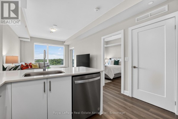 Laundry room - 622 - 3200 William Coltson Avenue, Oakville, ON L6H7B9 Photo 5