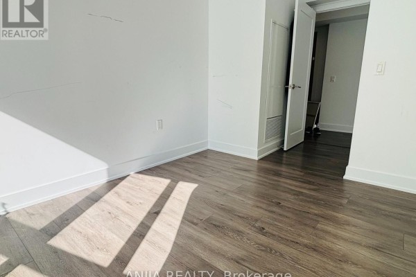 622 - 585 Bloor Street E, Toronto, ON M4W0B3 Photo 3