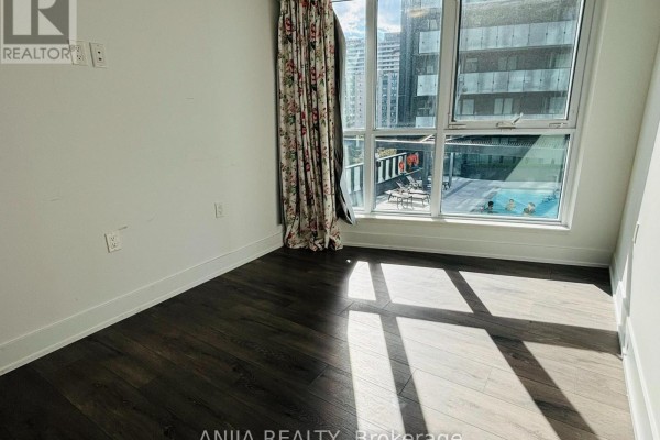 622 - 585 Bloor Street E, Toronto, ON M4W0B3 Photo 4