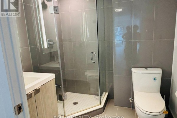 622 - 585 Bloor Street E, Toronto, ON M4W0B3 Photo 5