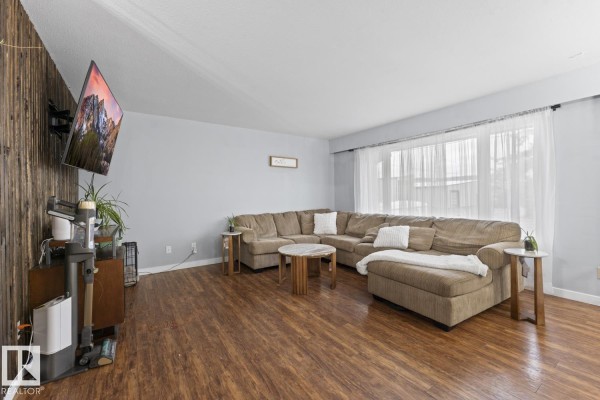 Family room - 622 13 St, Cold Lake, AB T9M1B2 Photo 4