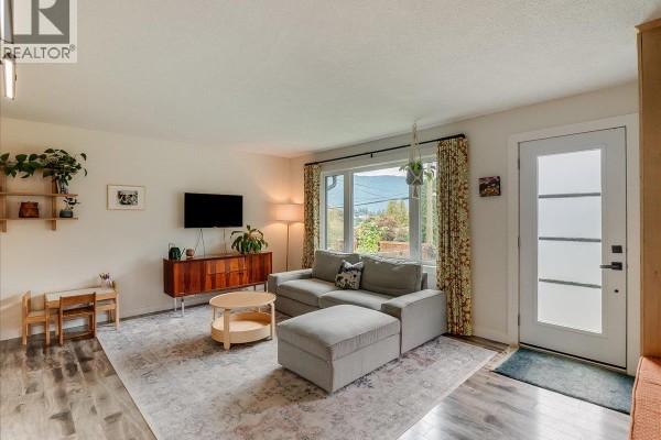 Bedroom - 622 Eighth Street, Nelson, BC V1L3A7 Photo 4