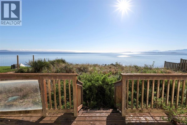 622 Hutton Rd, Comox Residential For Sale $998,000