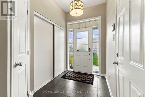 Bedroom 2 - 622 Pepperville Crescent, Ottawa, ON K2M0E8 Photo 4