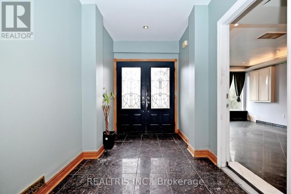 Kitchen - 622 The Queensway, Toronto, ON M8Y1K3 Photo 4