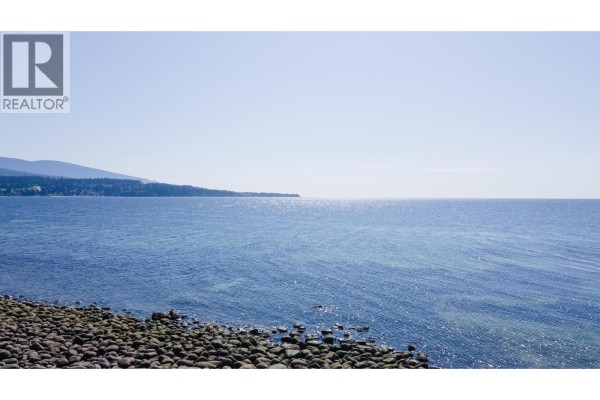 6221 Sunshine Coast Highway, Sechelt, BC, photo 2