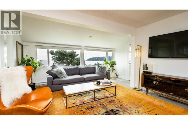 6221 Sunshine Coast Highway, Sechelt, BC V7Z0M1 Photo 4