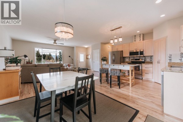 6222 Sitka Road, Sechelt, BC V7Z0L3 Photo 3