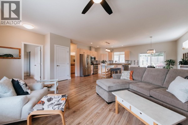 6222 Sitka Road, Sechelt, BC V7Z0L3 Photo 5