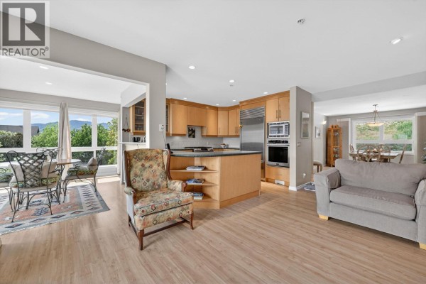 Laundry room - 6226 Heighway Lane, Peachland, BC V0H1X7 Photo 4