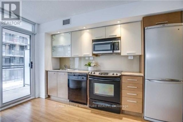 623 - 8 Telegram Mews, Toronto