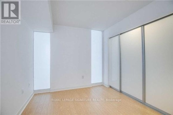 Bedroom - 623 - 8 Telegram Mews, Toronto, ON M5V3Z5 Photo 4