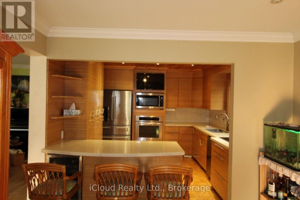 623 Hartfordshire Lane, Mississauga, ON, photo 2