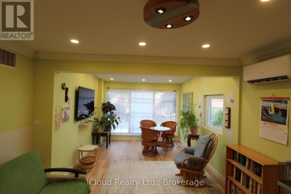 623 Hartfordshire Lane, Mississauga, ON L5B2W9 Photo 5