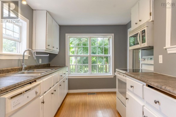 Laundry room - 623 Main Street, Lawrencetown, NS B0S1M0 Photo 4