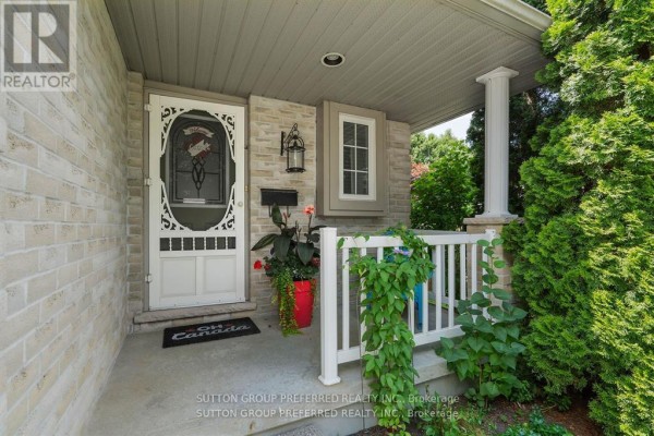 Kitchen - 623 Thornwood Court, London North, ON N6H5J5 Photo 4
