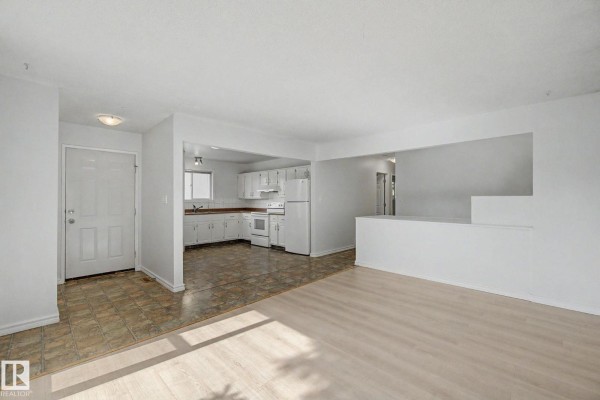 Bedroom 2 - 6237 13 Av Nw, Edmonton, AB T6L2E5 Photo 5