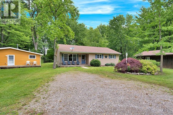 Sunroom - 6238 London Road, Lambton Shores, ON N0N1J0 Photo 2