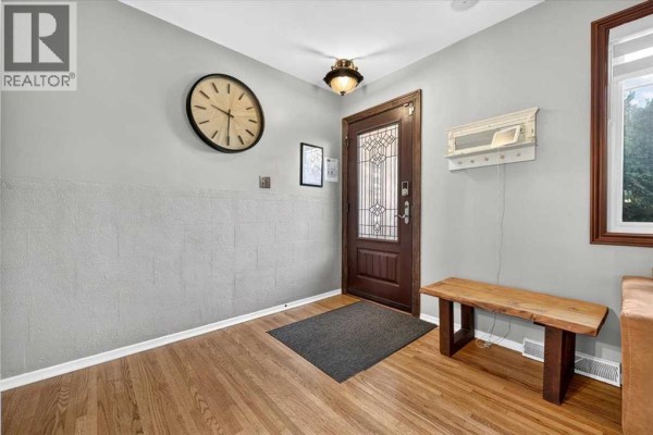 Dining room - 624 24 Avenue Ne, Calgary, AB T2E1X3 Photo 3