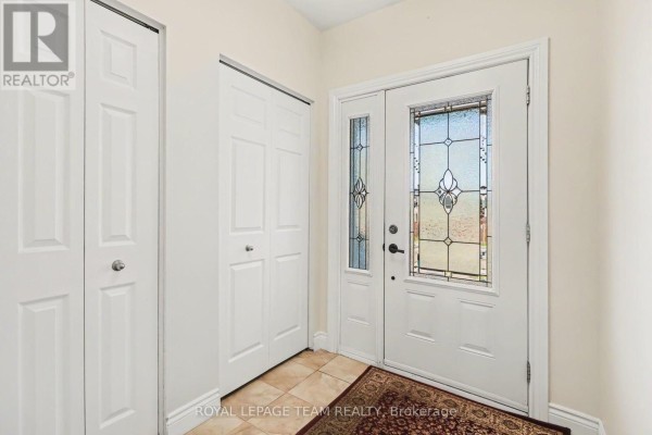 Living room - 624 St Lawrence Street, North Dundas, ON K0C2K0 Photo 3