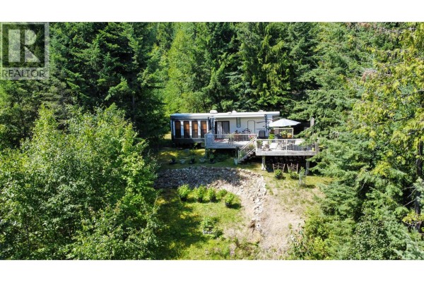 6240 Lake Street, Kaslo, BC V0G1M0 Photo 2