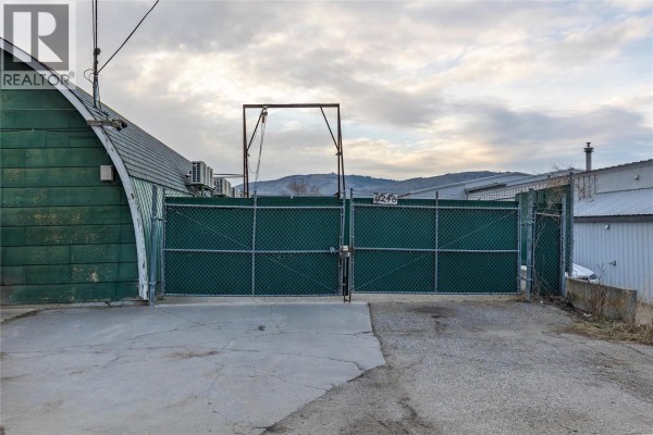6248 Pleasant Valley Road, Vernon, BC V1B3R3 Photo 4