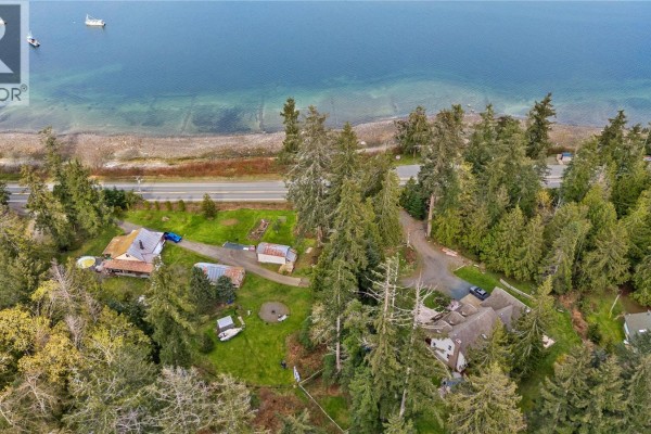 Dining nook - 6249/6259 Island Hwy S, Union Bay, BC V0R3B0 Photo 3