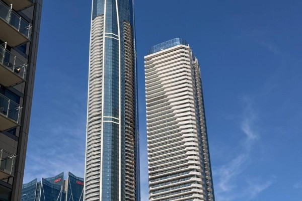 Living room - 625 - 39 Queens Quay E, Toronto, ON M5E0A5 Photo 2