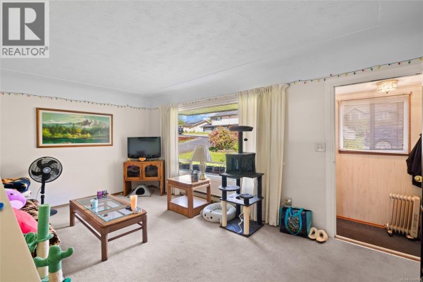 Bedroom - 625 Broadway St, Saanich, BC V8Z2G5 Photo 4