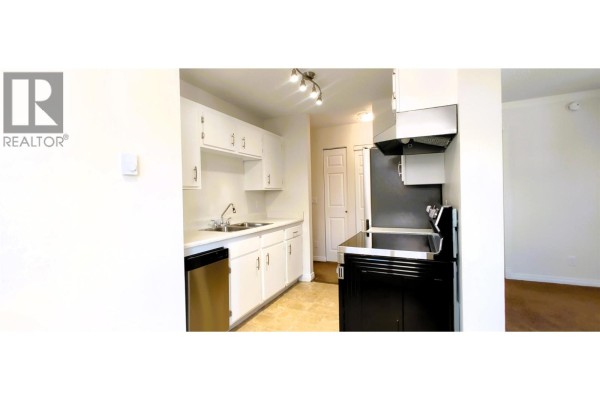 Full bathroom - 625 Rowcliffe Avenue Unit# 207, Kelowna, BC V1Y5Y8 Photo 4