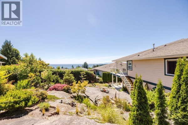 6252 Baillie Road, Sechelt, BC V7Z0R5 Photo 3