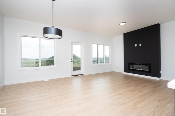 Dining room - 6255 29 Av Sw, Edmonton, AB T6X3J3 Photo 2
