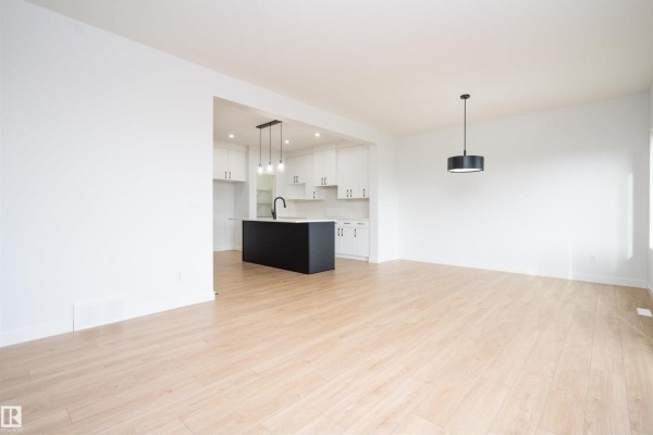 Bedroom 2 - 6255 29 Av Sw, Edmonton, AB T6X3J3 Photo 5