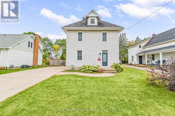 626 Hamilton Street W, Laurentian Valley