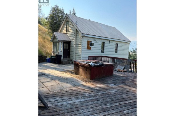 Sunroom - 626 Hendry Street, Trail, BC V1R3J3 Photo 2