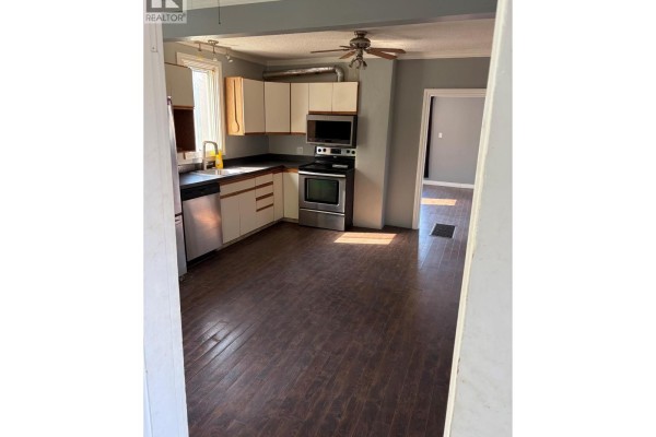 Laundry room - 626 Hendry Street, Trail, BC V1R3J3 Photo 4