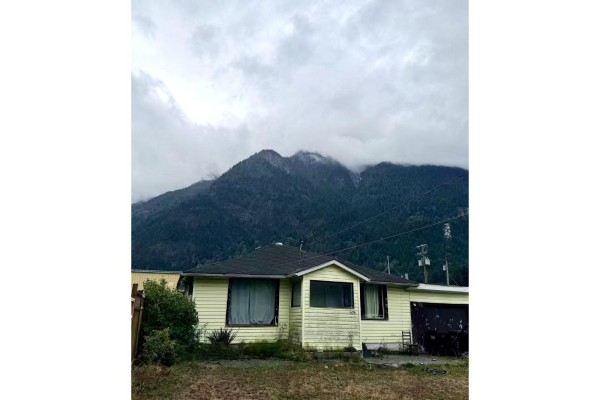 626 Hudson Bay Street, Hope, Hope