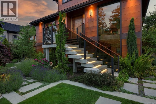 626 Monterey Ave, Oak Bay, BC, photo 2