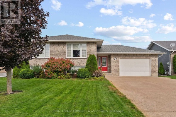 626 Moss Drive, Pembroke, ON, photo 2