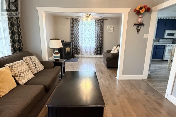 Great room - 626 St. Joseph Street, New Waterford, NS B1H4G8 Photo 2