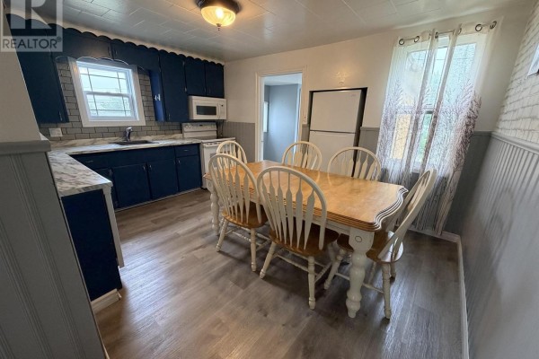 Mud room - 626 St. Joseph Street, New Waterford, NS B1H4G8 Photo 5