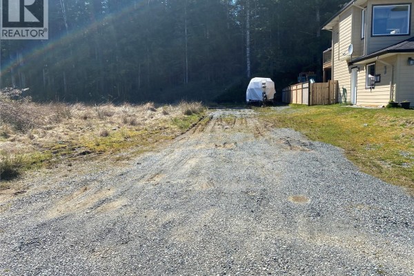 6260 Hunt St, Port Hardy, BC V0N2P0 Photo 4