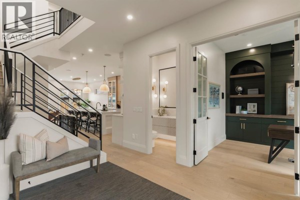 2pc Bathroom - 627 16 Street Nw, Calgary, AB T2N2C2 Photo 5
