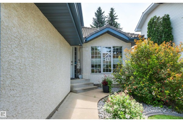 Kitchen - 627 Wotherspoon Cl Nw, Edmonton, AB T6M2K2 Photo 3