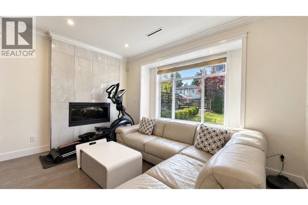 6272 Royal Oak Avenue, Burnaby, BC V5H3N7 Photo 4