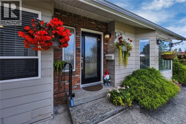 6279 Blueback Rd, Nanaimo, BC, photo 3