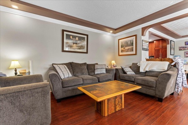 Living room - 6279 Silverthorne Road, Sardis South, Chilliwack, BC V2R2N2 Photo 5