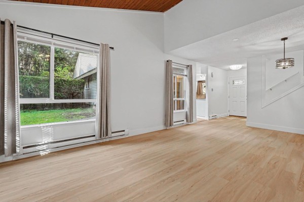 6279 W Greenside Drive, Surrey, BC V3S5M8 Photo 5